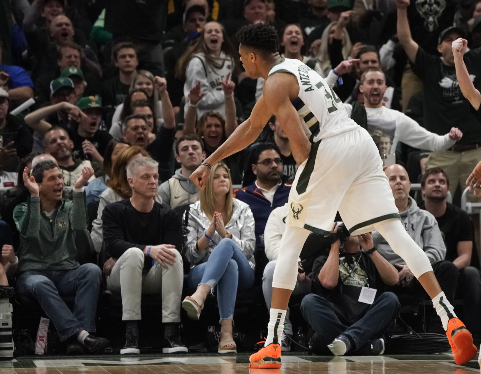 Bucks 125, Raptors 103